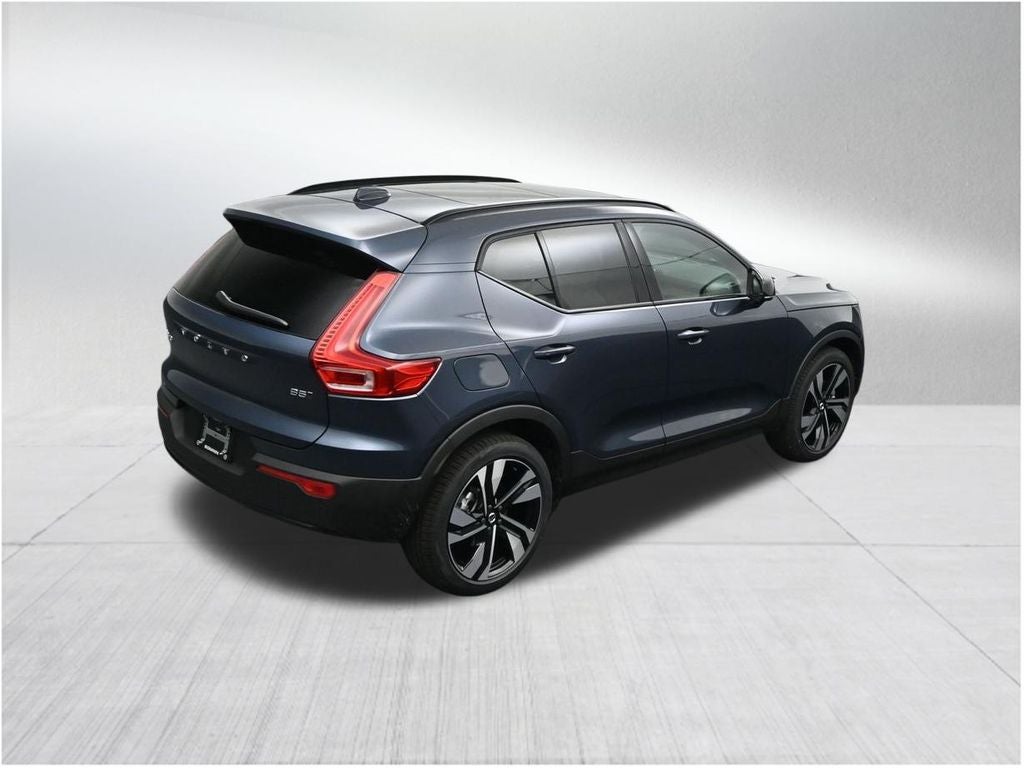 2026 Volvo XC40 B5 Plus