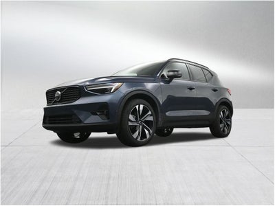 2026 Volvo XC40 B5 Plus