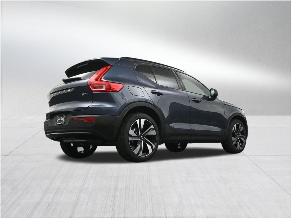 2026 Volvo XC40 B5 Plus