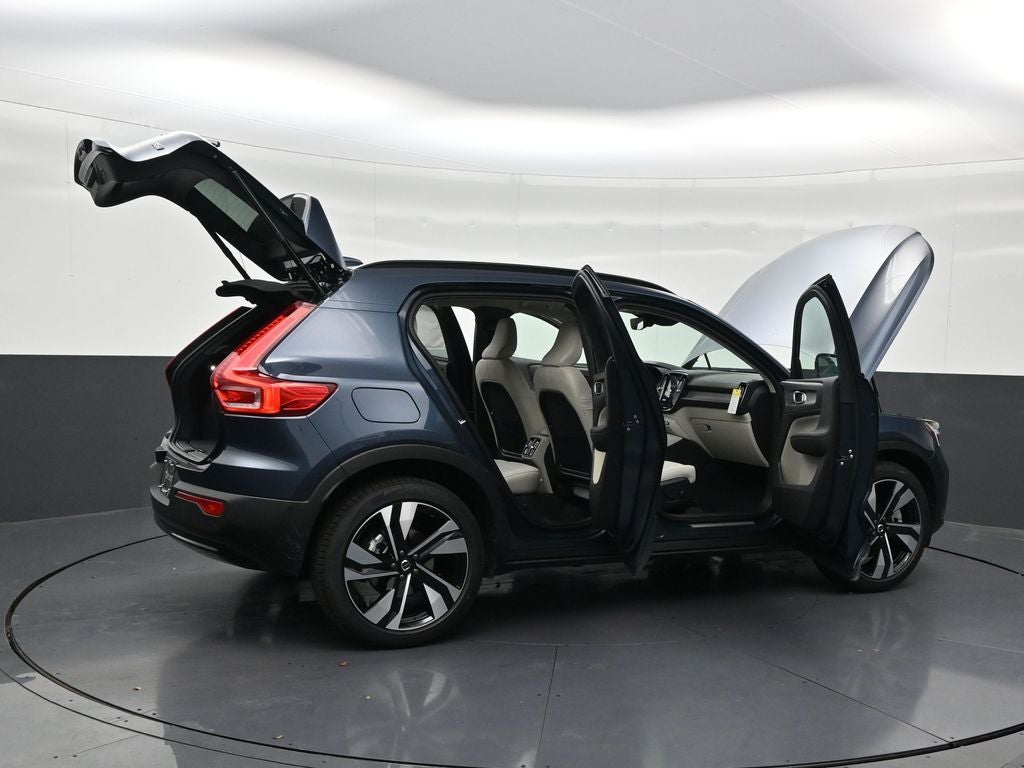 2026 Volvo XC40 B5 Plus