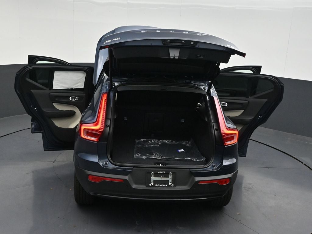 2026 Volvo XC40 B5 Plus