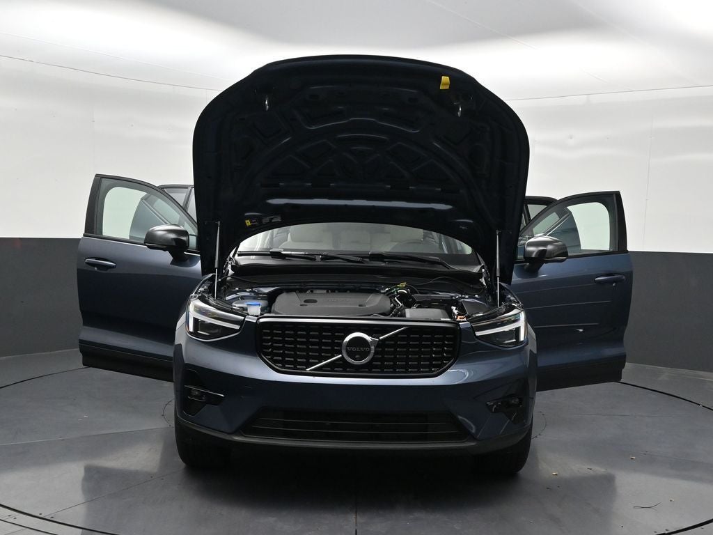 2026 Volvo XC40 B5 Plus