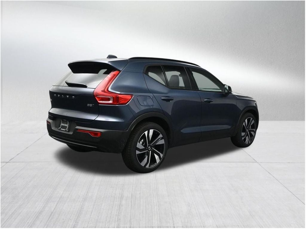 2026 Volvo XC40 B5 Plus