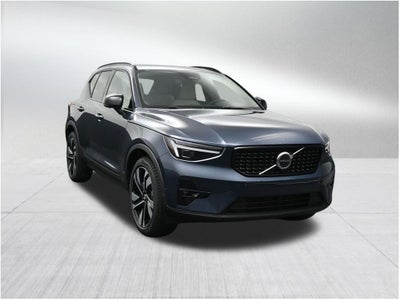 2026 Volvo XC40 B5 Plus