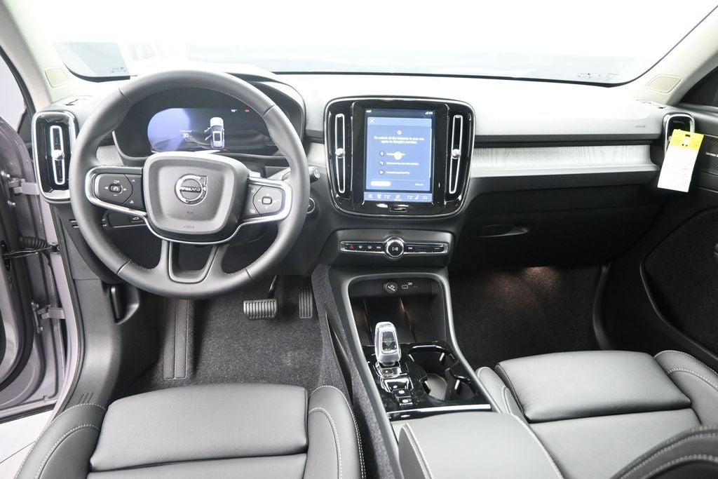 2026 Volvo XC40 B5 Plus