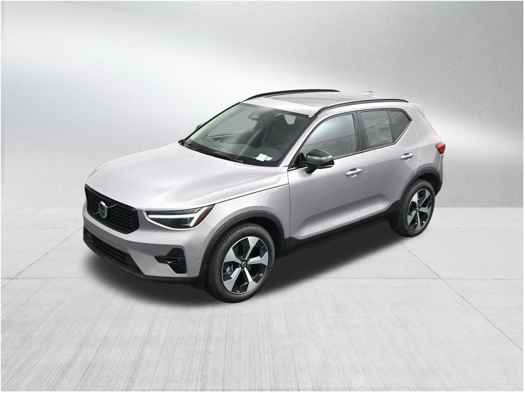 2026 Volvo XC40 B5 Plus