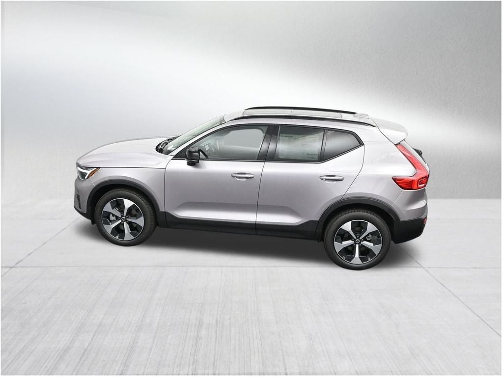 2026 Volvo XC40 B5 Plus