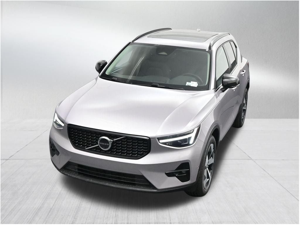 2026 Volvo XC40 B5 Plus