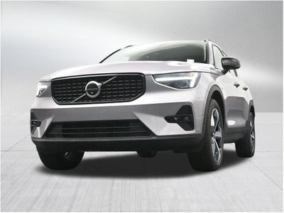 2026 Volvo XC40 B5 Plus