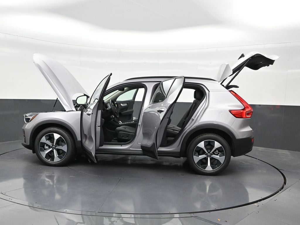 2026 Volvo XC40 B5 Plus