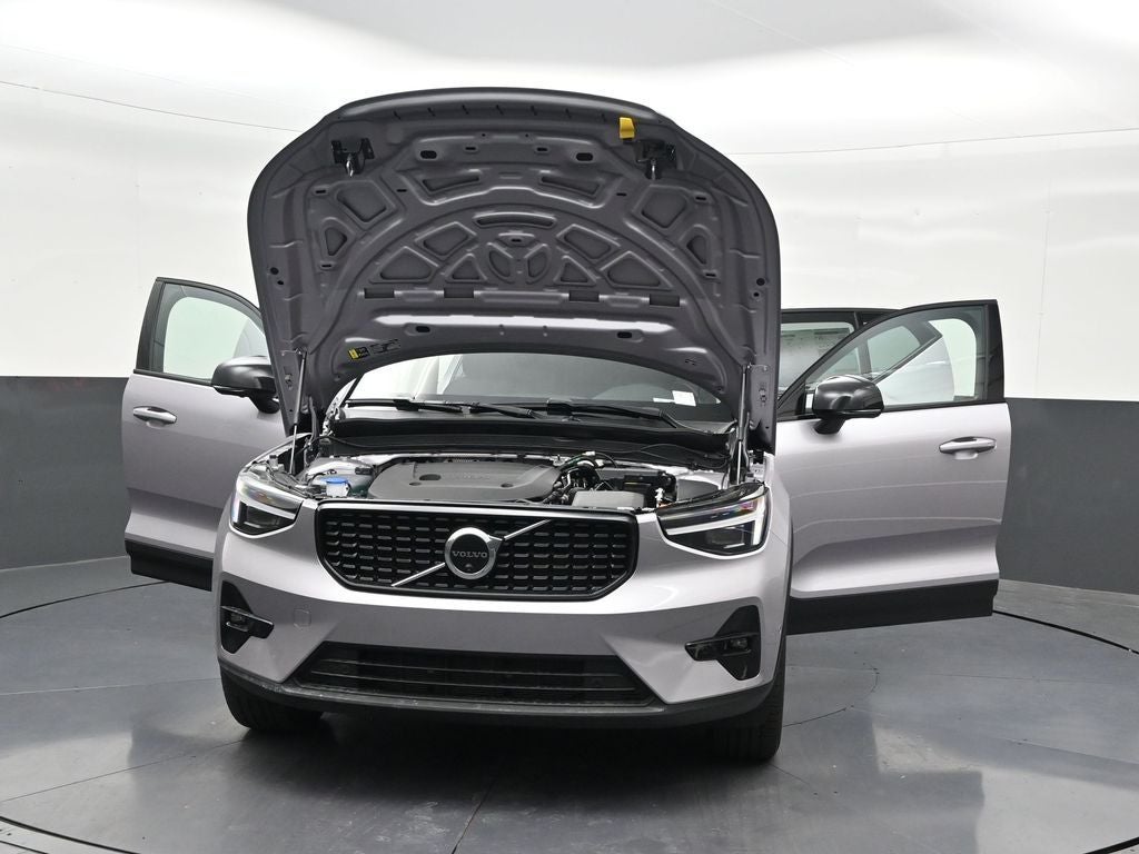 2026 Volvo XC40 B5 Plus