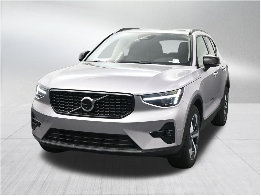 2026 Volvo XC40 B5 Plus