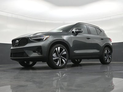 2026 Volvo XC40 B5 Plus