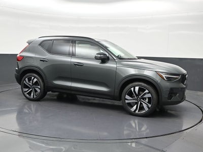 2026 Volvo XC40 B5 Plus
