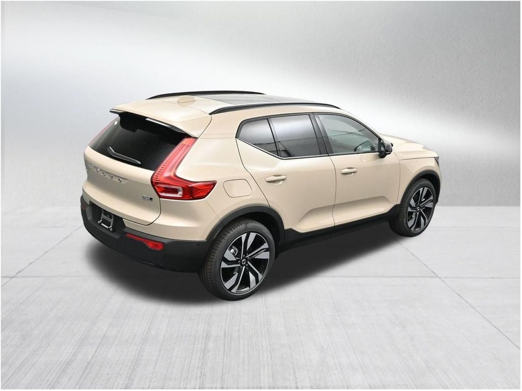 2026 Volvo XC40 B5 Plus