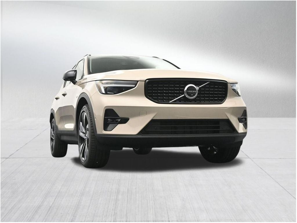 2026 Volvo XC40 B5 Plus