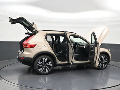 2026 Volvo XC40 B5 Plus