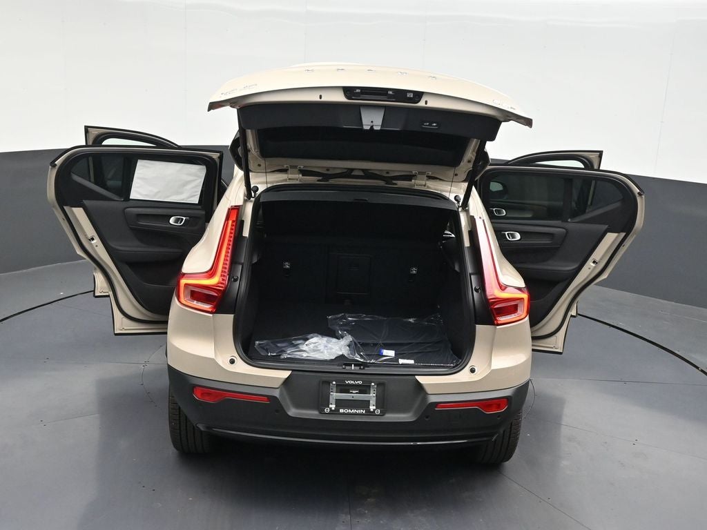 2026 Volvo XC40 B5 Plus