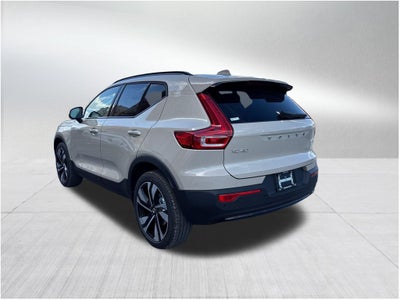 2026 Volvo XC40 B5 Plus