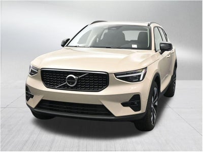 2026 Volvo XC40 B5 Plus