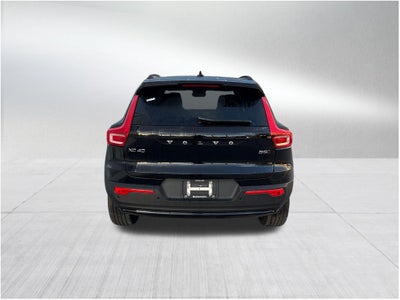 2026 Volvo XC40 B5 Plus