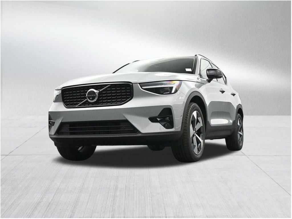 2026 Volvo XC40 B5 Plus