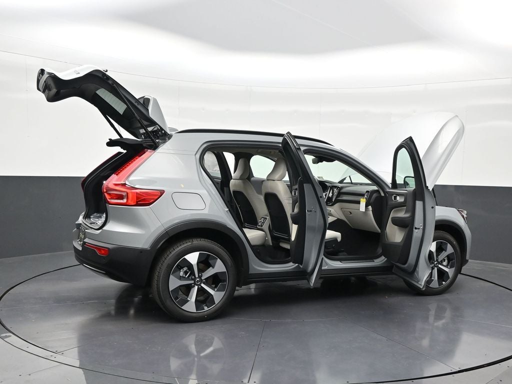 2026 Volvo XC40 B5 Plus