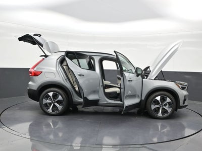 2026 Volvo XC40 B5 Plus