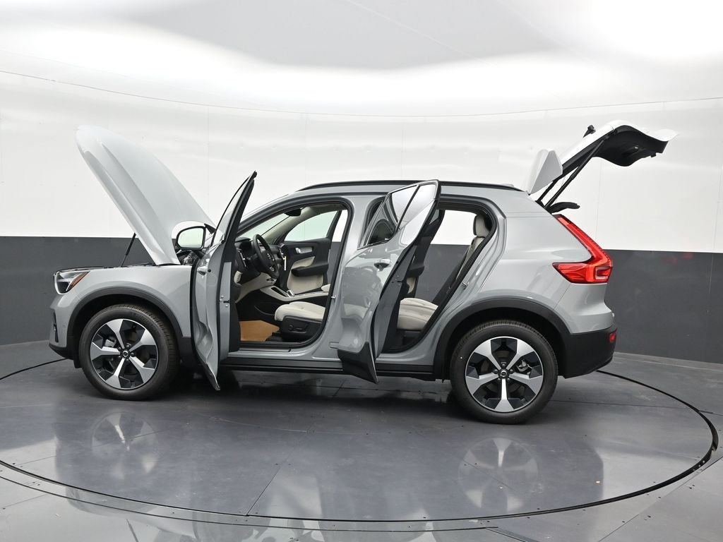 2026 Volvo XC40 B5 Plus