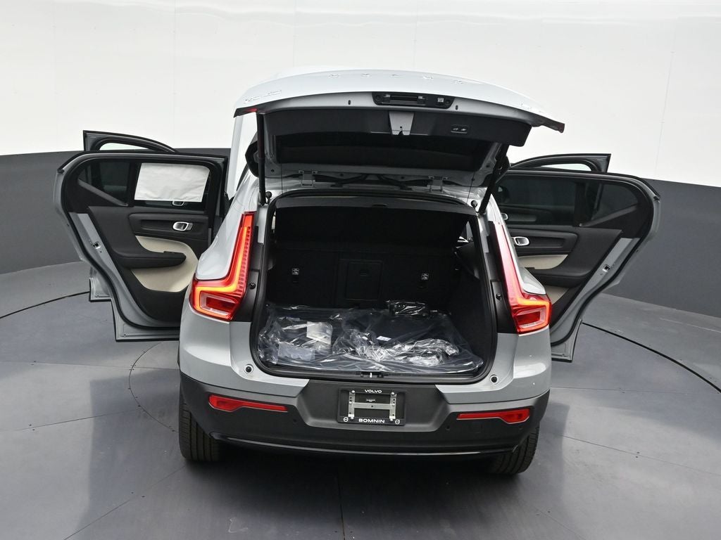 2026 Volvo XC40 B5 Plus