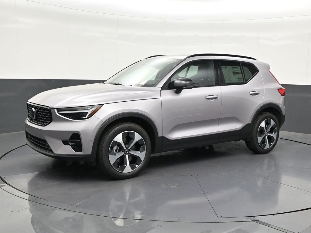 2026 Volvo XC40 B5 Plus