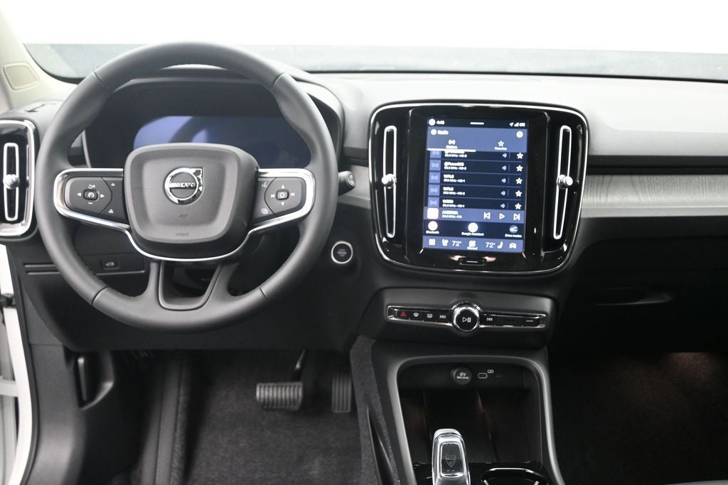 2026 Volvo XC40 B5 Plus