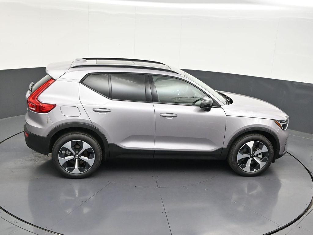2026 Volvo XC40 B5 Plus