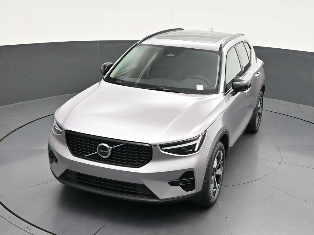 2026 Volvo XC40 B5 Plus
