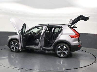 2026 Volvo XC40 B5 Plus