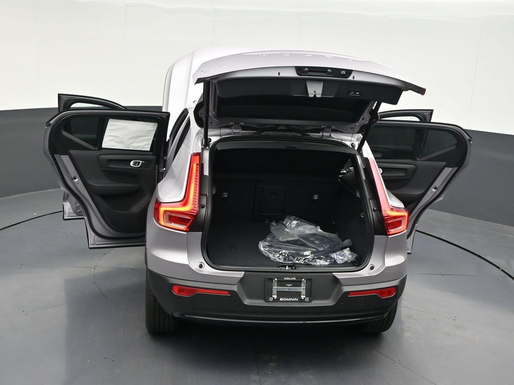2026 Volvo XC40 B5 Plus