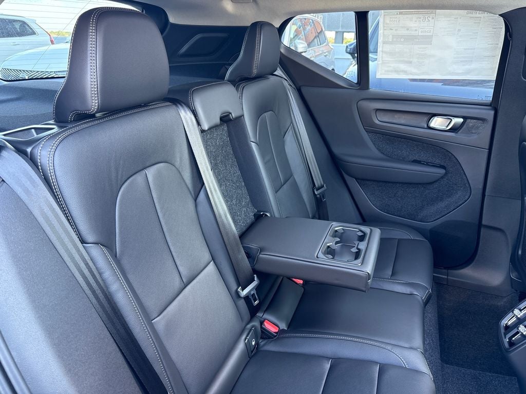 2026 Volvo XC40 B5 Plus