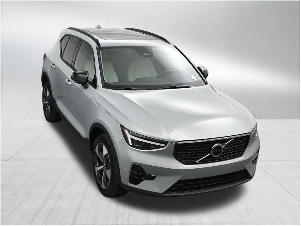 2026 Volvo XC40 B5 Plus