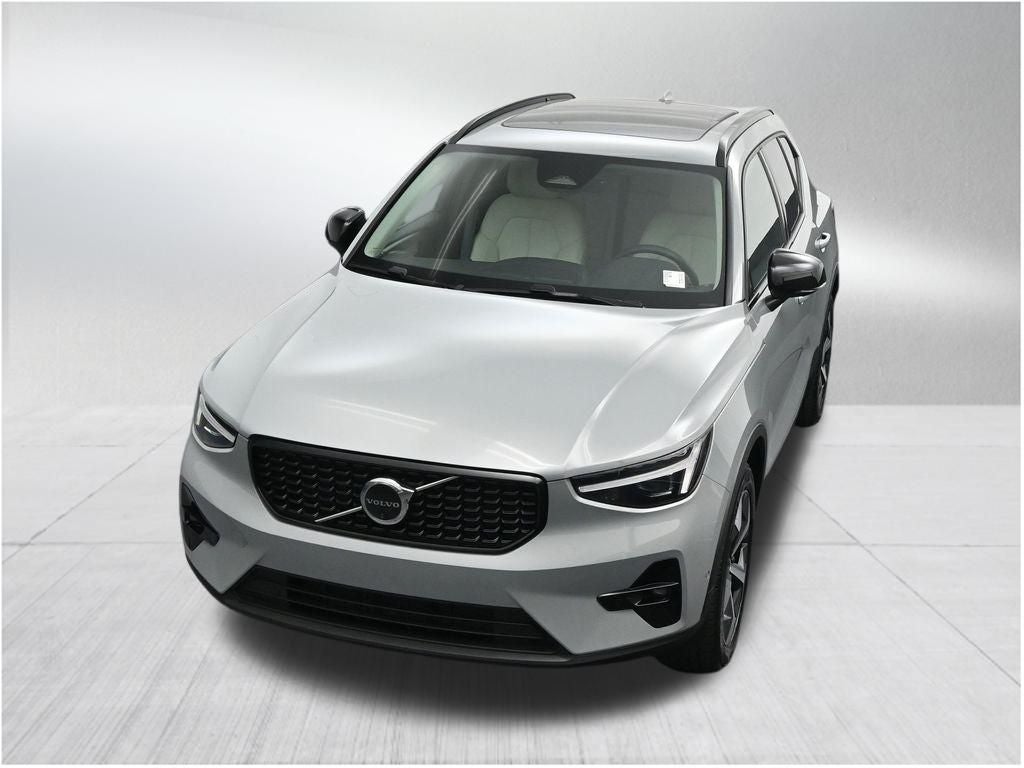 2026 Volvo XC40 B5 Plus