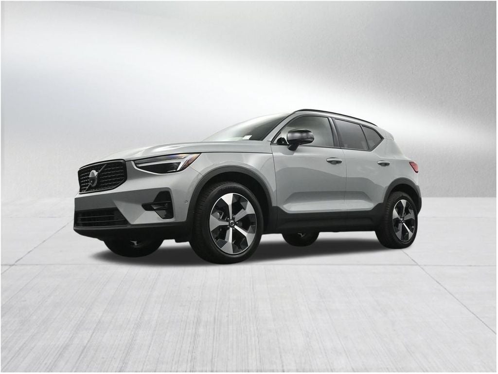 2026 Volvo XC40 B5 Plus
