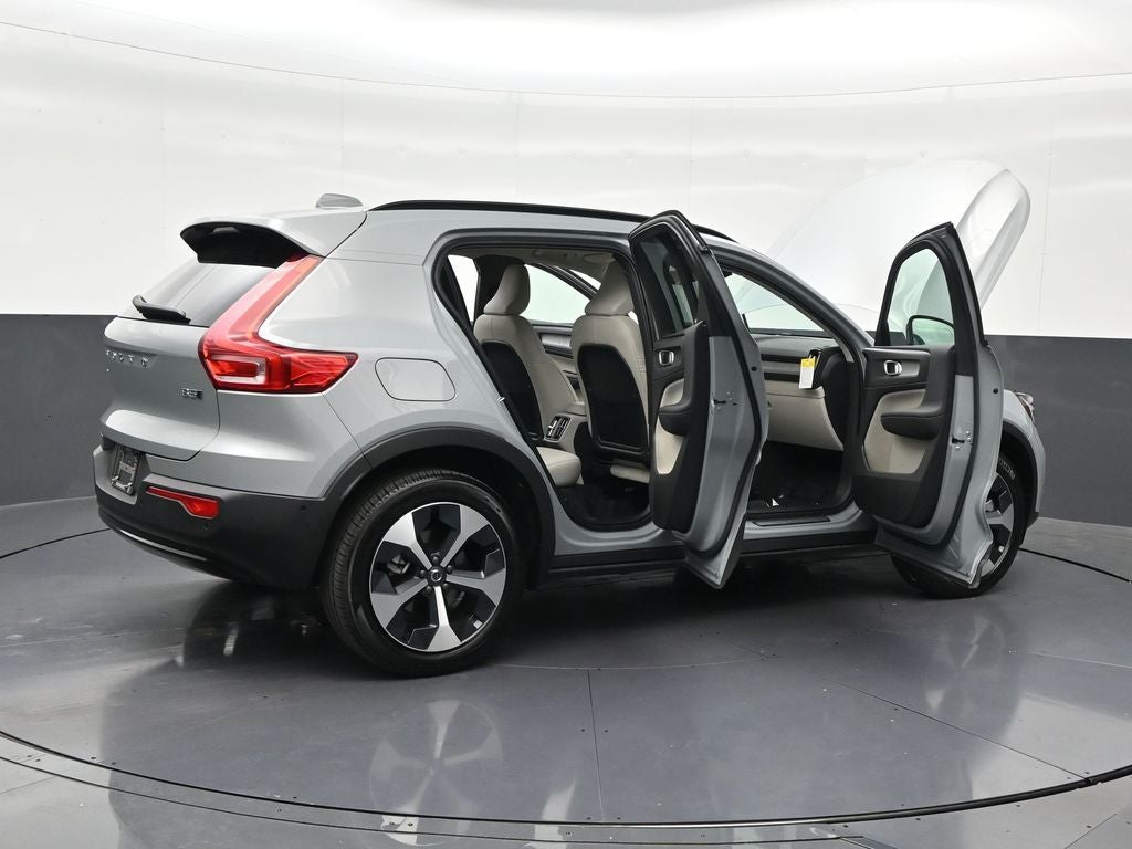 2026 Volvo XC40 B5 Plus