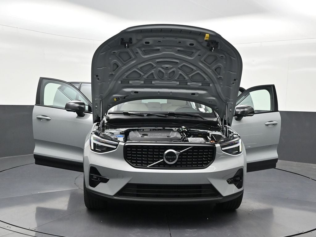 2026 Volvo XC40 B5 Plus