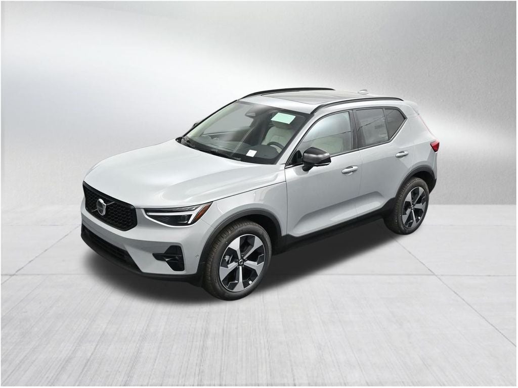2026 Volvo XC40 B5 Plus