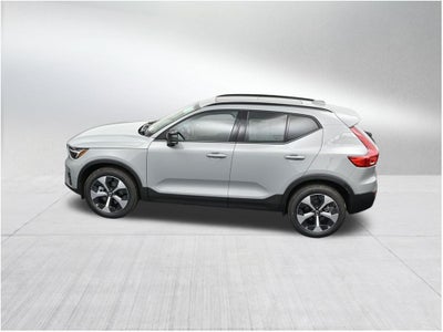 2026 Volvo XC40 B5 Plus