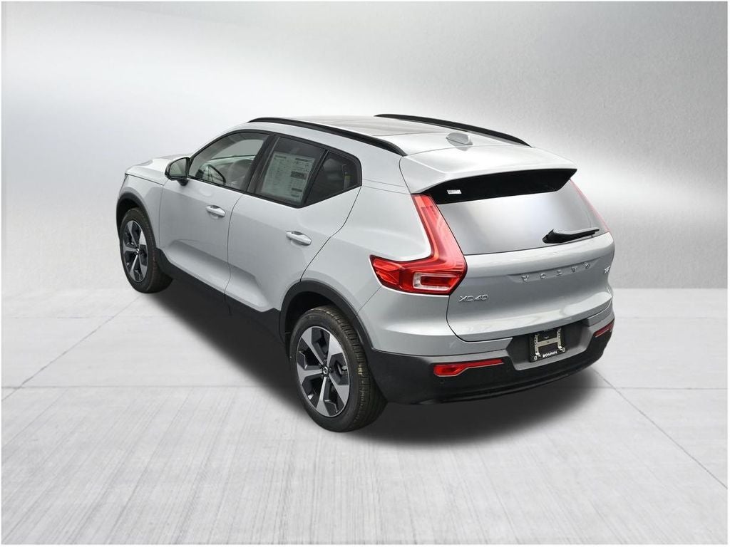 2026 Volvo XC40 B5 Plus