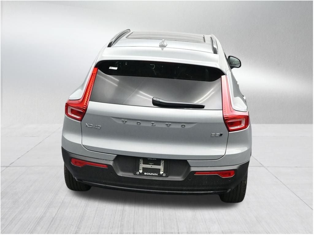 2026 Volvo XC40 B5 Plus