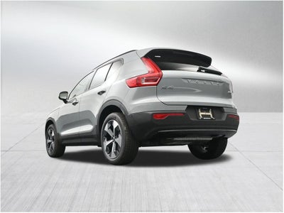 2026 Volvo XC40 B5 Plus
