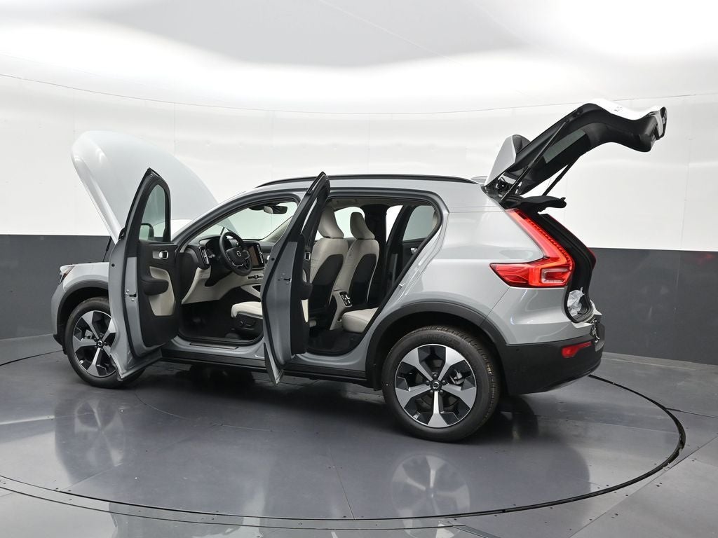 2026 Volvo XC40 B5 Plus