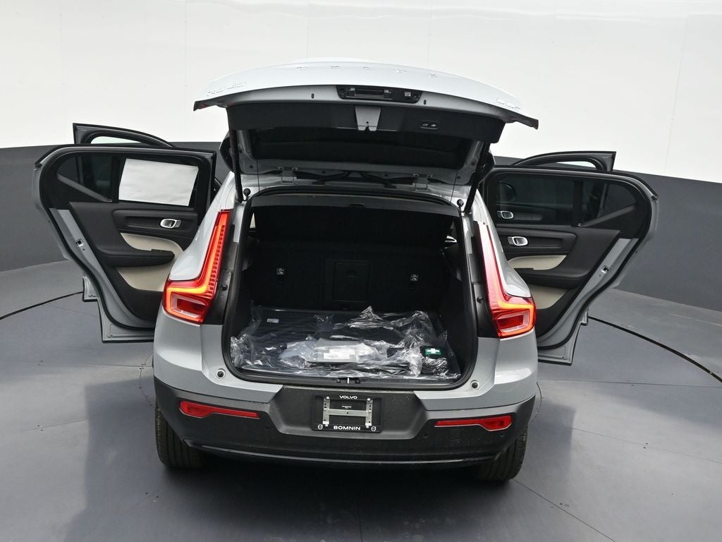 2026 Volvo XC40 B5 Plus