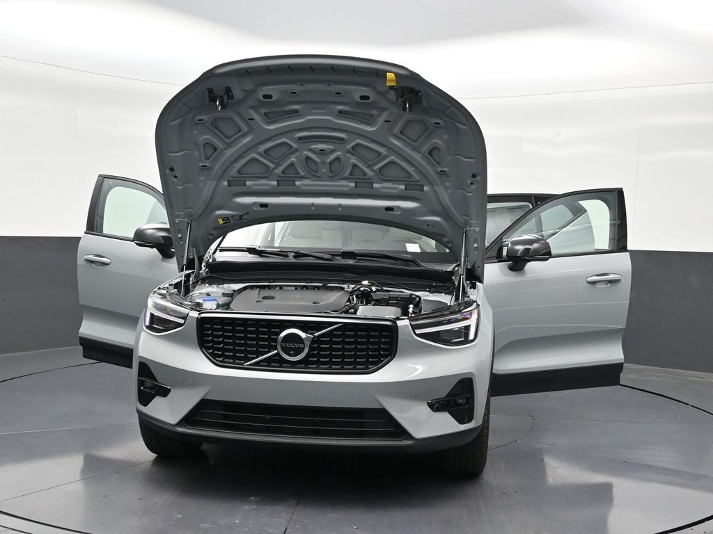 2026 Volvo XC40 B5 Plus